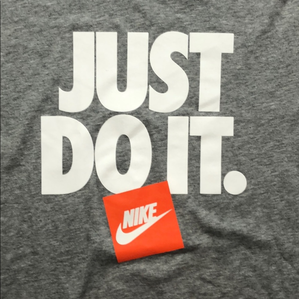 NWT Nike Just Do It Gray Graphic Tee - Picture 2 of 7